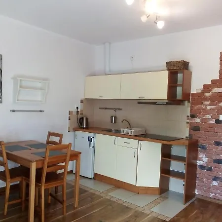 Bronowice شقة